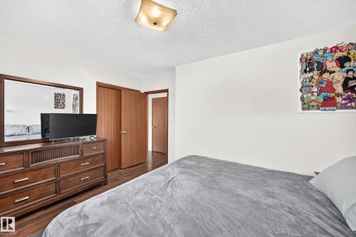 5611 134A Avenue Nw, Edmonton, AB - Indoor Photo Showing Bedroom