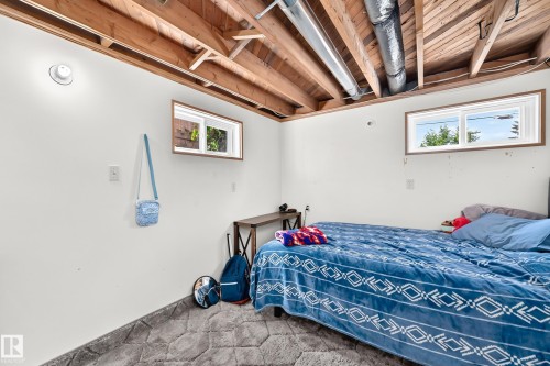 5611 134A Avenue Nw, Edmonton, AB - Indoor Photo Showing Bedroom