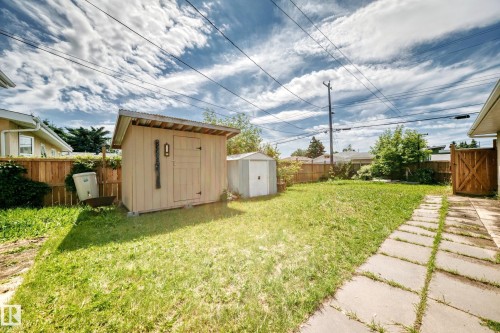 5611 134A Avenue Nw, Edmonton, AB - Outdoor