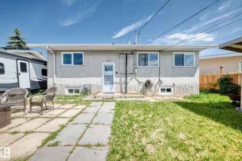 5611 134A Avenue Nw, Edmonton, AB - Outdoor