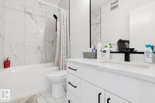 211 Kettyl Court, Leduc, AB - Indoor Photo Showing Bathroom