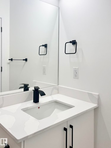 211 Kettyl Court, Leduc, AB - Indoor Photo Showing Bathroom