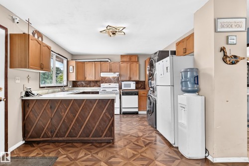 8 Fourth Street, Duffield, AB - Indoor Photo Showing Kitchen