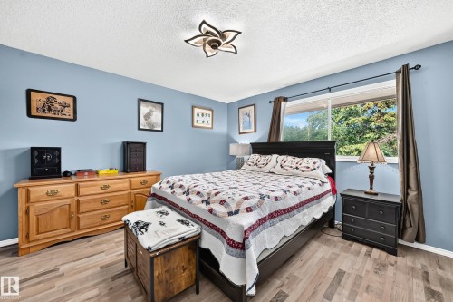 8 Fourth Street, Duffield, AB - Indoor Photo Showing Bedroom