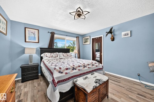 8 Fourth Street, Duffield, AB - Indoor Photo Showing Bedroom