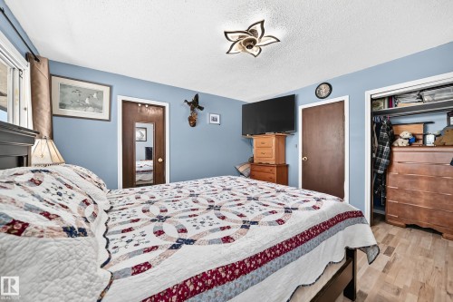 8 Fourth Street, Duffield, AB - Indoor Photo Showing Bedroom