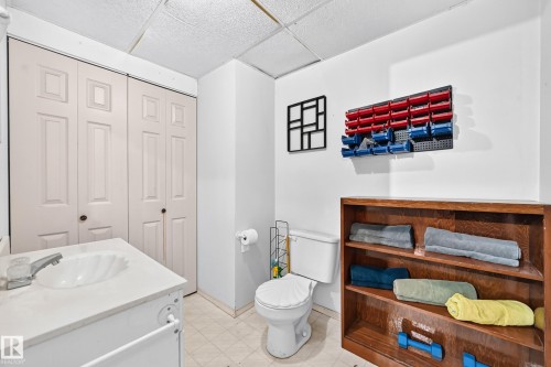 8 Fourth Street, Duffield, AB - Indoor Photo Showing Bathroom