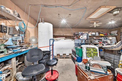 8 Fourth Street, Duffield, AB - Indoor