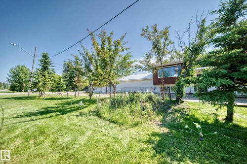 8 Fourth Street, Duffield, AB - Outdoor