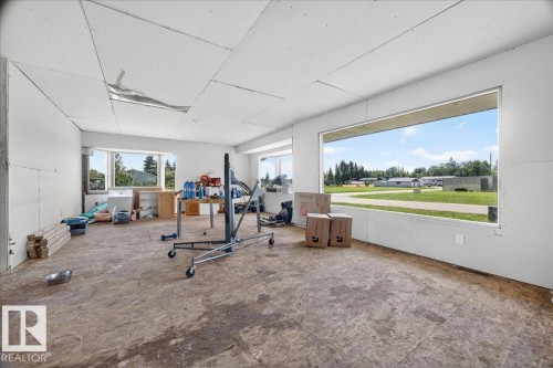 5316 54 Avenue, Andrew, AB - Indoor Photo Showing Gym Room