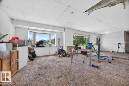 5316 54 Avenue, Andrew, AB - Indoor Photo Showing Gym Room