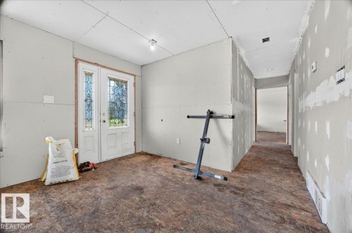5316 54 Avenue, Andrew, AB - Indoor