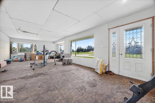 5316 54 Avenue, Andrew, AB - Indoor Photo Showing Gym Room