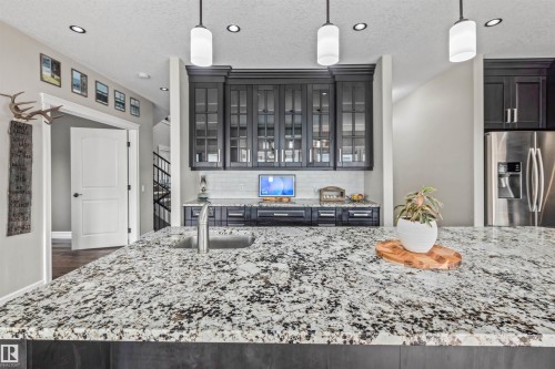1421 Westerra Bay, Stony Plain, AB - Indoor Photo Showing Kitchen