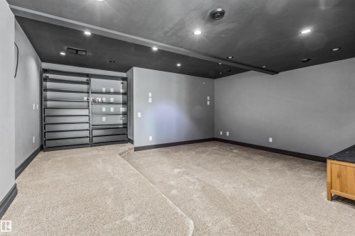 1421 Westerra Bay, Stony Plain, AB - Indoor Photo Showing Garage