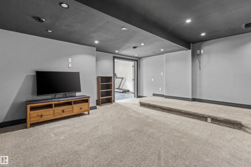 1421 Westerra Bay, Stony Plain, AB - Indoor Photo Showing Other Room