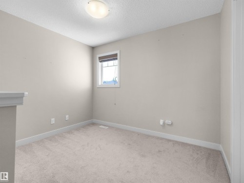 1692 Cunningham Way, Edmonton, AB - Indoor Photo Showing Other Room