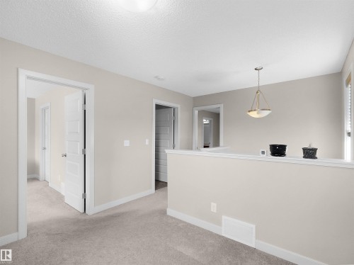 1692 Cunningham Way, Edmonton, AB - Indoor