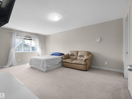 1692 Cunningham Way, Edmonton, AB - Indoor Photo Showing Bedroom