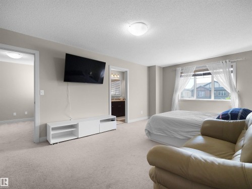 1692 Cunningham Way, Edmonton, AB - Indoor Photo Showing Bedroom
