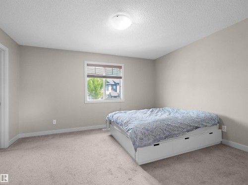 1692 Cunningham Way, Edmonton, AB - Indoor Photo Showing Bedroom