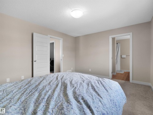 1692 Cunningham Way, Edmonton, AB - Indoor Photo Showing Bedroom