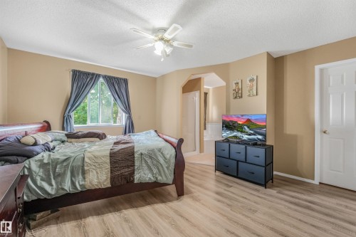 #19 15215 126 St Nw, Edmonton, AB - Indoor Photo Showing Bedroom