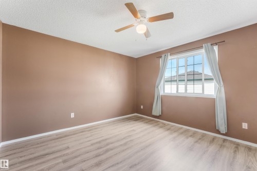 #19 15215 126 St Nw, Edmonton, AB - Indoor Photo Showing Other Room