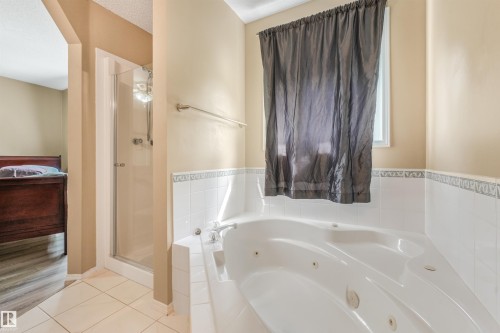 #19 15215 126 St Nw, Edmonton, AB - Indoor Photo Showing Bathroom