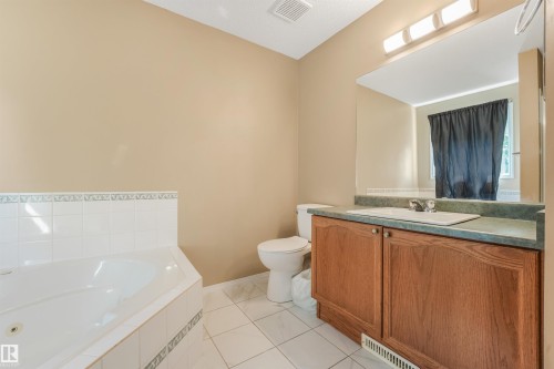 #19 15215 126 St Nw, Edmonton, AB - Indoor Photo Showing Bathroom