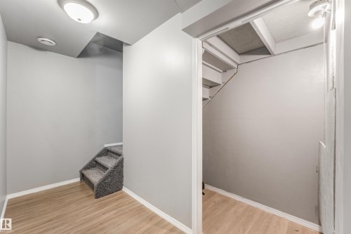 #19 15215 126 St Nw, Edmonton, AB - Indoor