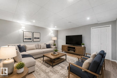 #19 15215 126 St Nw, Edmonton, AB - Indoor Photo Showing Other Room
