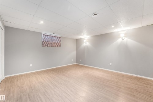 #19 15215 126 St Nw, Edmonton, AB - Indoor Photo Showing Other Room