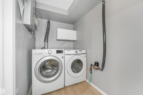 #19 15215 126 St Nw, Edmonton, AB - Indoor Photo Showing Laundry Room