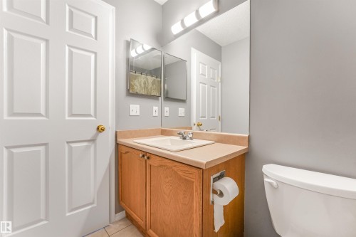 #19 15215 126 St Nw, Edmonton, AB - Indoor Photo Showing Bathroom