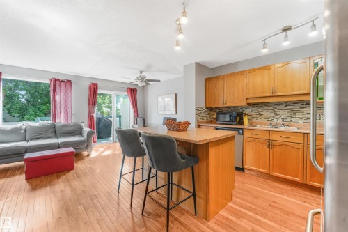 #19 15215 126 St Nw, Edmonton, AB - Indoor Photo Showing Other Room