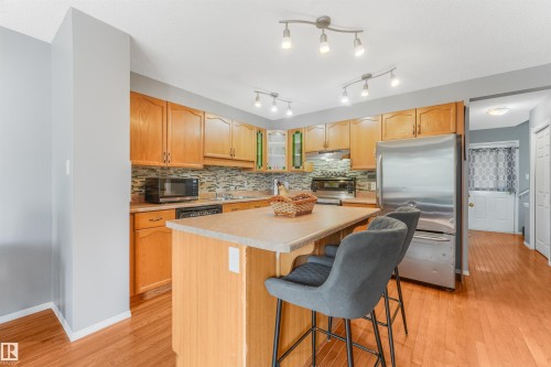#19 15215 126 St Nw, Edmonton, AB - Indoor Photo Showing Kitchen