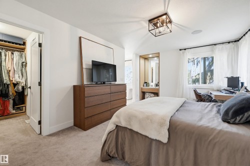 14320 98 Avenue Nw, Edmonton, AB - Indoor Photo Showing Bedroom