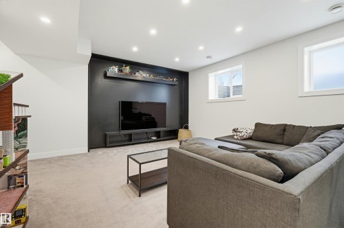 14320 98 Avenue Nw, Edmonton, AB - Indoor Photo Showing Other Room