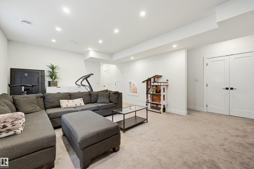 14320 98 Avenue Nw, Edmonton, AB - Indoor Photo Showing Other Room