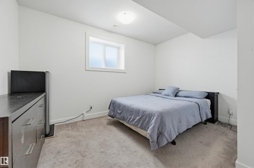 14320 98 Avenue Nw, Edmonton, AB - Indoor Photo Showing Bedroom