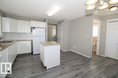 744 88 Street Sw, Edmonton, AB - Indoor Photo Showing Kitchen