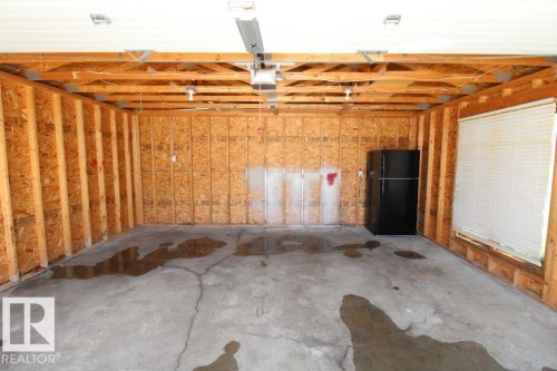 744 88 Street Sw, Edmonton, AB - Indoor