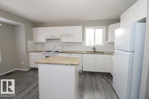 744 88 Street Sw, Edmonton, AB - Indoor Photo Showing Kitchen