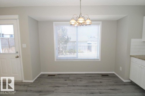 744 88 Street Sw, Edmonton, AB - Indoor Photo Showing Other Room