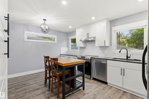 7924 89 Avenue Nw, Edmonton, AB - Indoor