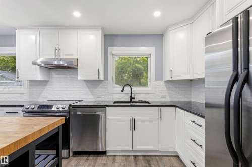 7924 89 Avenue Nw, Edmonton, AB - Indoor Photo Showing Kitchen With Stainless Steel Kitchen With Upgraded Kitchen