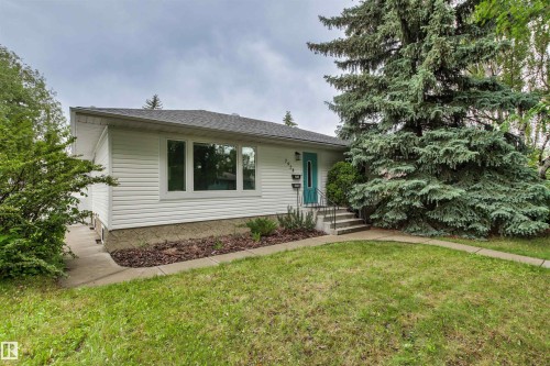 7924 89 Avenue Nw, Edmonton, AB - Outdoor