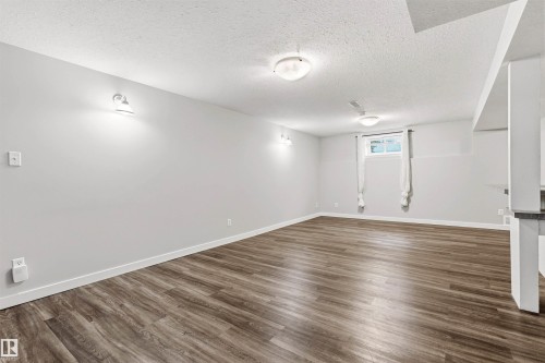7924 89 Avenue Nw, Edmonton, AB - Indoor Photo Showing Other Room