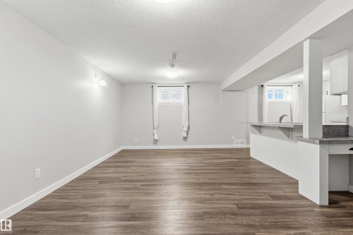 7924 89 Avenue Nw, Edmonton, AB - Indoor Photo Showing Other Room